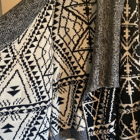 Size Large Cardigan with open front from Charming Charlie’s - Picture 5 of 6